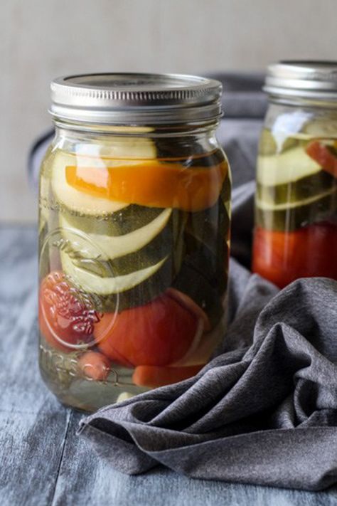 A great and simple recipe for canning zucchini for the winter days. Canned zucchini with tomatoes, dill and garlic. Instructions with step-by-step pictures. Canning Zucchini, Canned Zucchini, Zucchini Pickles, Best Bread Machine, Canning Ideas, Homestead Ideas, Zucchini Recipe, Zucchini Slice, Home Canning