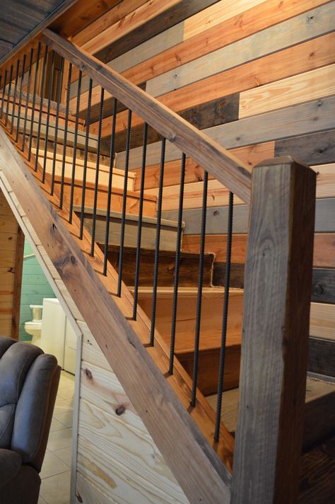 Staircase Design Enclosed, Industrial Farmhouse Railings For Stairs, Cabin Staircase Ideas, Modern Rustic Stair Railing, Cabin Stair Railing Ideas, Rustic Staircase Ideas, Inside Stair Railing Ideas, Cabin Stair Railing, Log Cabin Staircase