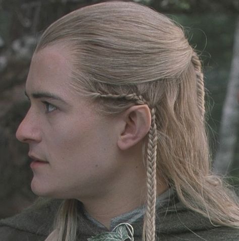 Yep...if my brothers ever get their hair long enough I'm going to talk them into letting me do this on them :p Lord Of The Rings Hairstyles, Legolas Hair, Elvish Hairstyles, Elven Hairstyles, Elf Hair, Lotr Elves, Athletic Hairstyles, Peinados Fáciles Para Cabello Corto, Mens Haircuts Short