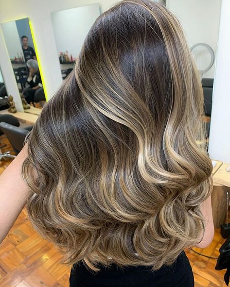 Highlights For Dark Blonde Hair, Brown Hair Color Balayage, Blonde Balayage Warm, High And Low Lights Hair, Subtle Blonde Balayage, Warm Brown Balayage, Blonde Balayage On Dark Hair, Hair Color Trends 2020, Hair Light Blonde