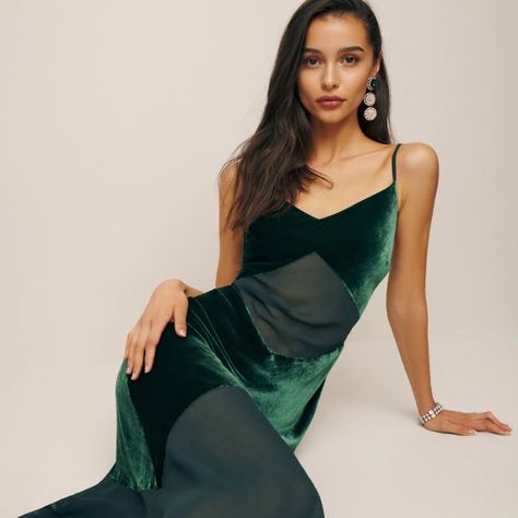 Reformation Melvina Forest Emerald Green Velvet Maxi Dress. Size Small. Tags Included - No Flaws Noted. Smoke/Pet Free Home + Fast Ship! Forest Emerald Green, Sleeveless Velvet Dress, Emerald Green Velvet, Sheer Maxi Dress, Velvet Maxi Dress, Velvet Maxi, Reformation Dress, Silk Maxi Dress, Stretch Velvet