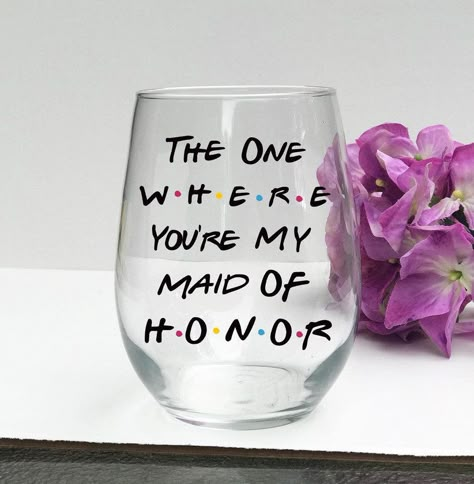 Bridesmaid Proposal Diy, Made Of Honor, Be My Maid Of Honor, Bridesmaid Wine, Maid Of Honor Proposal, Bridal Boxes, Birthday Wine Glass, Asking Bridesmaids, Maid Of Honor Gift