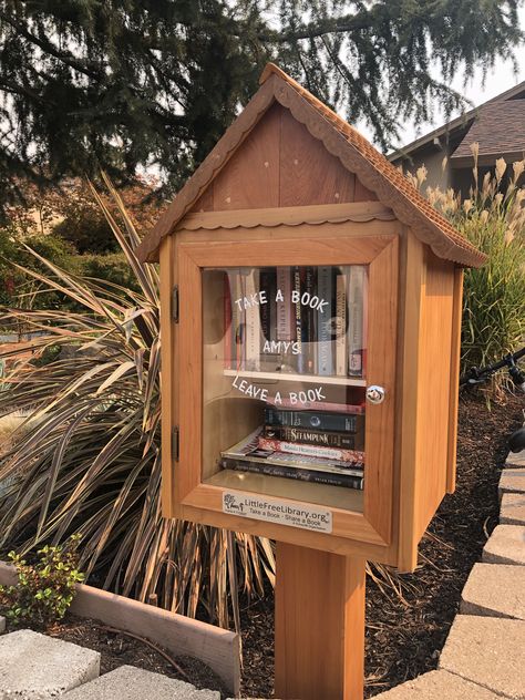 DIY "Home Sweet Home" Door Hanger | Rustic Orchard Home Diy Outdoor Library, Book Lending Library, Library Mailbox Diy, Community Book Library, Free Book Library Ideas, Street Book Library, Street Library Ideas, Outdoor Library Boxes, Book Library Outdoor Diy