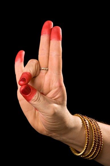 Odissi Mudras, Hand Practice, Indian Classical Dancer, Bharatanatyam Poses, Dance Of India, Thumbs Up Sign, Hand Mudras, Hand Exercises, Dancing Drawings