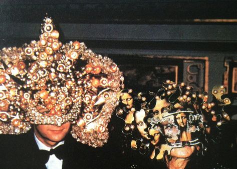 70s Surrealism, Rothschild Party, Parisian Dinner Party, Parisian Dinner, Surrealist Ball, Secret Photo, Eyes Wide Shut, Costume Ball, Mae West