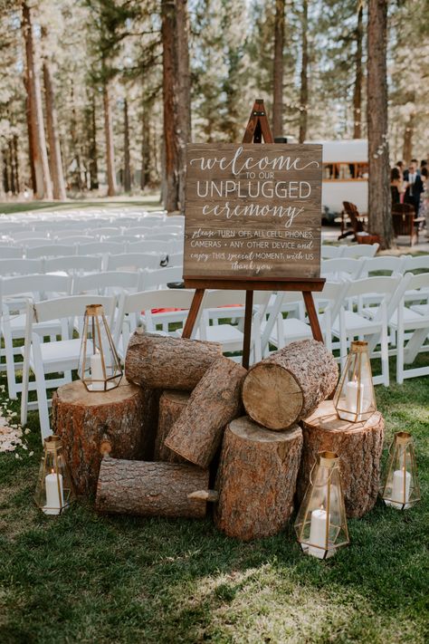 Logger Themed Wedding, Wooden Stumps Wedding Ceremony, Outdoor Wood Wedding Ideas, Seating For Outdoor Wedding, Wood Stumps Wedding, Small Woods Wedding Ceremony, Forest Wedding Activities, Wood Wedding Diy, Diy Winter Wedding Decor