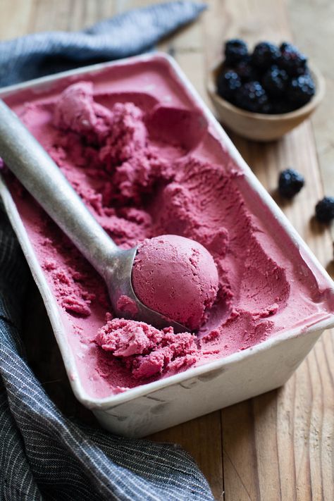 #Vegan Blackberry Basil Ice Cream recipe @ snixykitchen.com Mixed Berry Sorbet, Basil Ice Cream, Blackberry Ice Cream, Sherbet Recipes, Pomegranate Recipes, Gelato Recipe, Berry Sorbet, Banana Nice Cream, Ice Cream Gelato