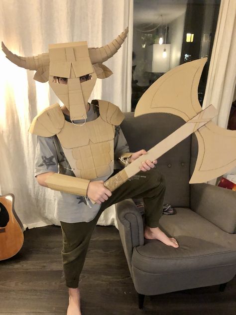 Diy Armor Costume, Diy Minotaur Costume, Cardboard Dragon Costume, Cardboard Breastplate, Cardboard Gladiator Costume, Cardboard Armor Diy, Cardboard Shoulder Armor, Diy Knight Helmet Cardboard, Minotaur Costume