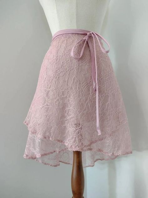 Casual Ballet Outfit, Ballet Skirt Outfit, Ballet Skirt Pattern, Ballerina Style Dress, Ballet Skirts, La Apartment, Ballet Wrap Skirt, Petal Skirt, Wrap Skirt Pattern