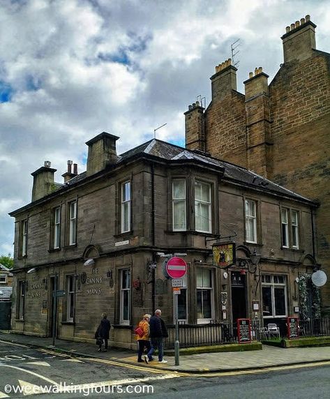 Welcome to the The Canny Man's! Are you getting hungry? On the menu today is one of the most delicious and famous #Smørrebrød sandwiches - the Surf & Turf!(Scroll to the end) Learn more about this popular Free House in Morningside, Edinburgh in our article- https://www.weewalkingtours.com/post/the-canny-man-s-a-historic-morningside-free-house 
#TheCannyMans #Morningside #Edinburgh #Scotland #HistoricPub #EdinburghPub #EdinburghFood