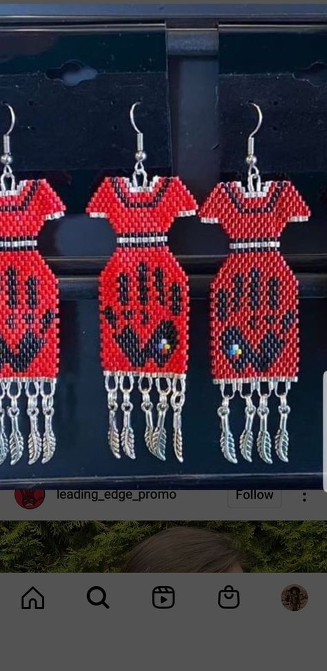 Mmiw Beadwork Pattern, Red Dress Earrings Beaded, Mmiw Beadwork, Mmiw Earrings, Aboriginal Earrings, Beaded Earrings Brick Stitch, Bead Jewelry Patterns, Delica Earrings, Brick Stitch Pattern Earring