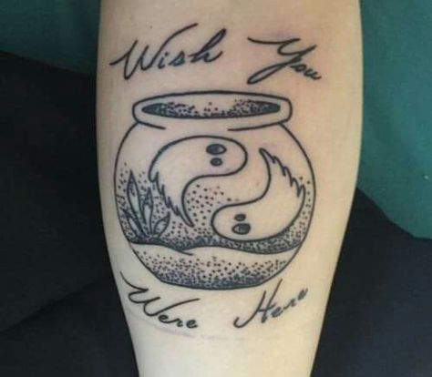 🎶two lost souls on a fishbowl🎶 Pink Floyd Tattoo Wish You Were Here, Pink Floyd Wish You Were Here Tattoo, Skater Doodles, Wish You Were Here Tattoo, Pink Floyd Tattoo, Pep Club, Common Tattoos, Soul Tattoo, Ghost Tattoo