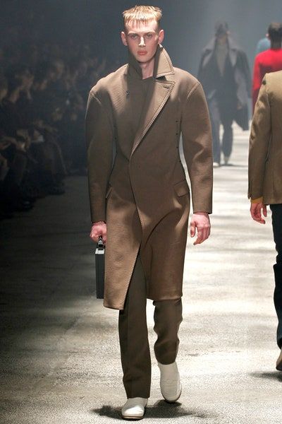 Lanvin Menswear, Lanvin Men, Fashion Art Photography, Runway Trends, Fashion Week Street Style, Cinched Waist, Military Fashion, Lanvin, Modern Luxury