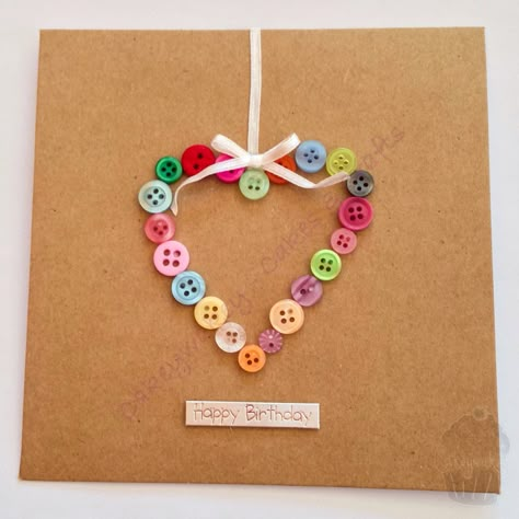 Button Valentine Cards, Button Cards Handmade, Button Cards Ideas, Button Christmas Cards, Easy Birthday Cards Diy, Button Art Projects, Buttons Crafts Diy, Handmade Greeting Card Designs, Button Heart