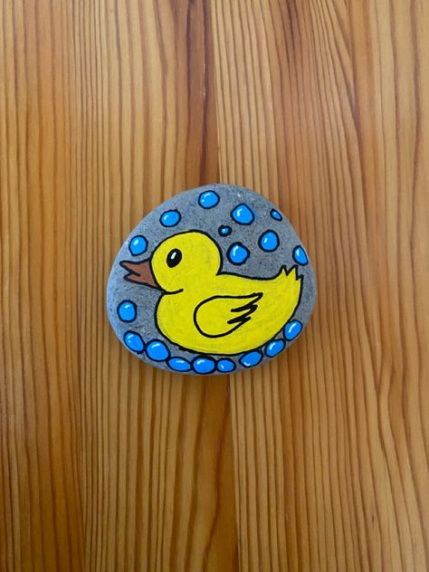 Duck Rock Painting Ideas, Duck Rock Painting, Summer Rocks, Diy Rock Art, Painted Rock Animals, Happy Stones, Painted Rocks Kids, Painting Activities, Painted Rocks Craft