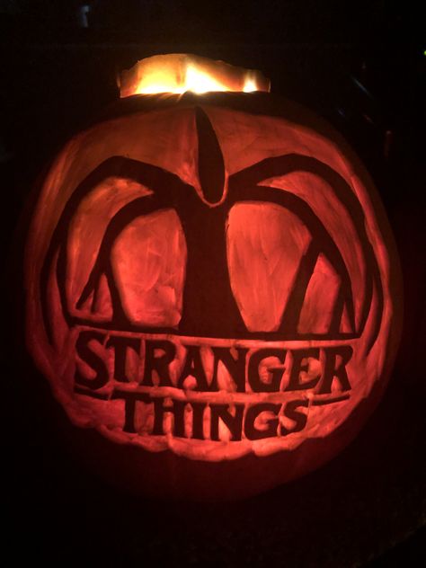 Pumpkin Ideas Stranger Things, Pumpkin Painting Ideas Stranger Things, Stranger Things Painted Pumpkin, Artistic Pumpkin Carving, Stranger Things Pumpkin Painting, Pumpkin Carving Ideas Stranger Things, Pumpkin Carving Stranger Things, Pumpkin Carving Ideas Coraline, Marvel Pumpkin Carving Ideas