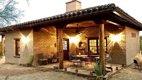 Small Adobe House, Adobe Casita, House Plans With Courtyard, Adobe House Plans, Adobe Home, Desert Living, Adobe House, Cob House, Architecture Model Making