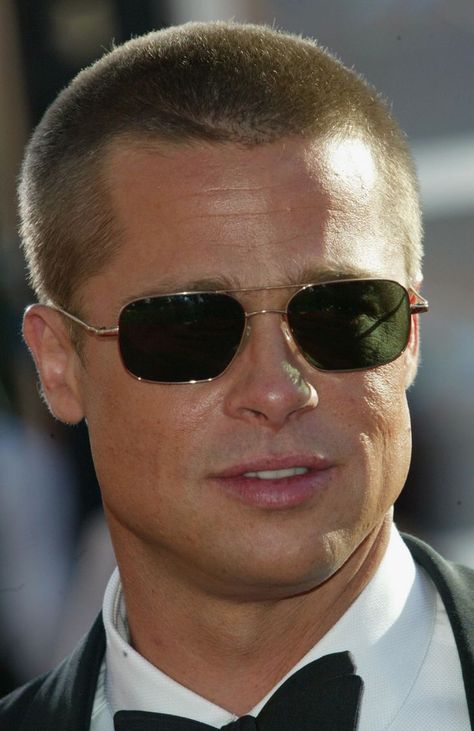 Brad Pitt wears Victory Sunglasses by Oliver Peoples at the 2004 Emmy Awards Archive Oliver Peoples sunglasses, red carpet sunglasses Brad Pitt Sunglasses, Brad Pitt Photos, Oliver Peoples Glasses, Oceans Eleven, Daniil Medvedev, Oliver Peoples Sunglasses, Thelma Louise, Rami Malek, Billie Jean