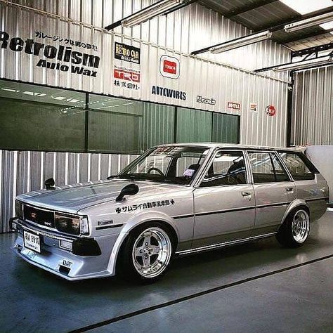 Crown.Teq’s Instagram photo: “That wagon life 😍 photo: 📸 @toyota_lowlifestyle #crownteq #ke70 #tagtheowner” Corolla Wagon, Corolla Dx, Station Wagon Cars, Toyota Starlet, Wagon Cars, Sports Wagon, Custom Car Interior, Toyota Crown, Nissan Sunny