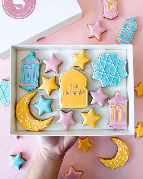 Eid Cookies Decoration, Eid Mubarak Cookies, Paper Chain Decorations, Eid Snacks, Eid Desserts, Icing Cookies Tutorial, Ramadan Cookies, Ramadan Cake, Eid Biscuits