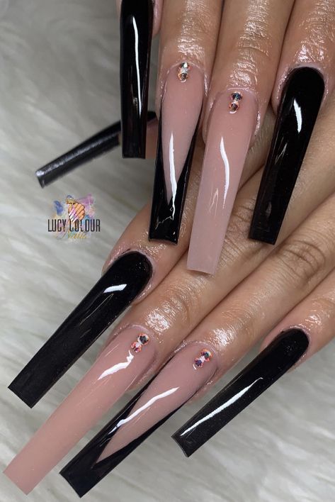 Black Nail Inspo Acrylic Long, Classy Black Acrylic Nails, Black Long Nails Acrylic, Black Square Nails Long, Black Nail Set Long, Black Nail Sets Acrylic, Long Black Nail Designs, Black Long Nails Designs, Long Black Acrylic Nails Designs