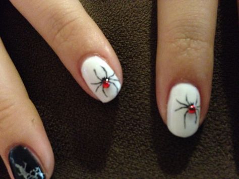 Spider Nails With Gems, Gem Spider Nails, Spider Gem Nails, Neon Toe Nails, Spider Nails, Gem Nail Designs, Gem Nails, Cool Nail Designs, Red Rhinestone