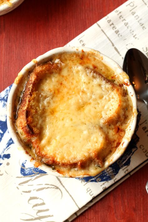 French Onion Soup German Potato Soup, Best French Onion Soup, Sausage Potato Soup, Classic French Onion Soup, German Potatoes, French Onion Soup Recipe, Onion Soup Recipes, French Dishes, Serious Eats