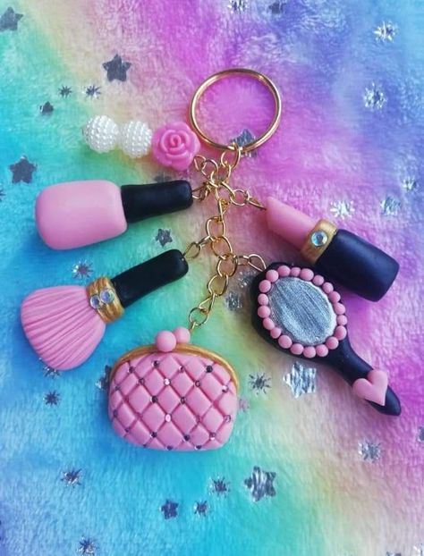 Clay Art Keychain Cute, Cercei Din Lut Polimeric, Fimo Kawaii, Polymer Clay Gifts, Clay Keychain, Clay Magnets, Clay Crafts Air Dry, Polymer Clay Diy, Polymer Crafts