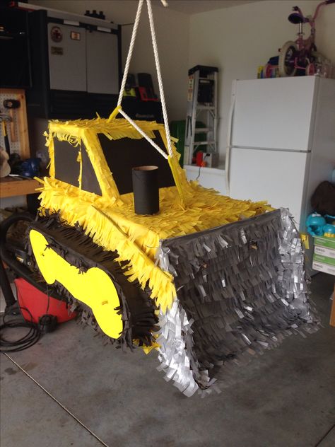 Bulldozer piñata Diy Bulldozer, Tonka Party, Caterpillar Bulldozer, Tractor Birthday Party, Construction Theme Birthday Party, Construction Theme Party, Piñata Ideas, Second Birthday Ideas, Tractor Birthday