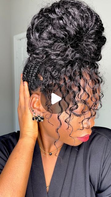 Protective Hairstyles For Working Out, Updo Boho Hairstyles, Black Hair Updo Hairstyles Braids, Boho Knotless Braids Updo, Updo Braid Styles For Black Women, Boho Braids Updo Black Women, Pin Up Braids Black Hairstyles, Updo For Very Long Hair, Boho Braids Hairstyles Updo