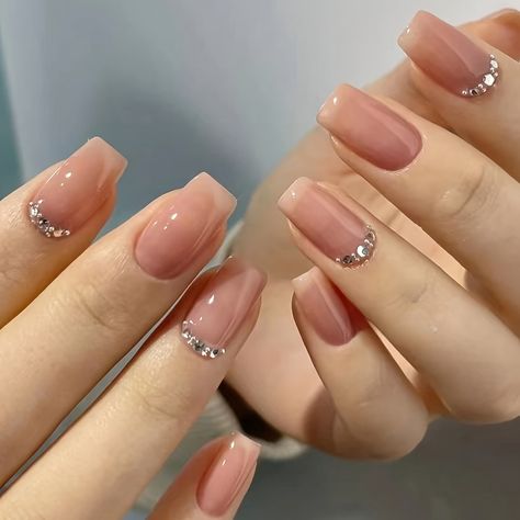 Nopeampi toimitus. Parempi palvelu. Short Square Nails, Fake Nails With Glue, Nail Forms, Diamond Nails, Nail Length, Stick On Nails, Nail Shapes, Nail Accessories, Square Nails