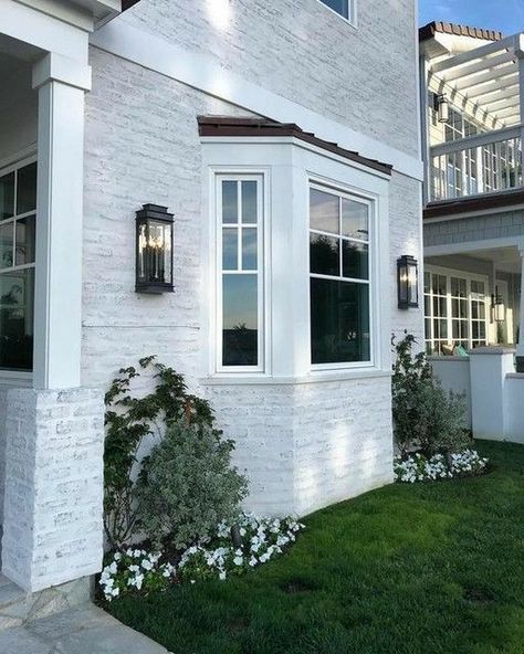 Farmhouse House Design, Mortar Wash, Bay Window Exterior, Bay Window Ideas, Paint Brick, Painted Brick Exteriors, Painted Brick House, Bow Window, Brick Exterior House