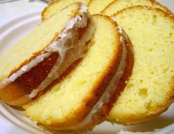 Sour Cream Pound Cake recipe for cakes Lemon Supreme Cake, Old Fashioned Pound Cake, Sour Cream Pound Cake, Sans Gluten Sans Lactose, Lemon Pound Cake, Pound Cake Recipes, Cake Frosting, Savoury Cake, Food Cakes