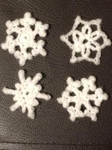 Mini Snowflakes, Snowflakes Crochet, Tiny Snowflake, Snowflake Crochet, Crochet Christmas Snowflakes, Crochet Snowflake, Snow Flakes Diy, Crochet Snowflake Pattern, Snow Flake