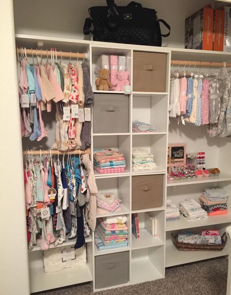 Baby Closet Shelves, Baby Wardrobe Closet, Diy Nursery Closet, Toddler Closet Organization, Toddler Closet, Kids Bedroom Organization, Bedroom Design Diy, Baby Nursery Closet