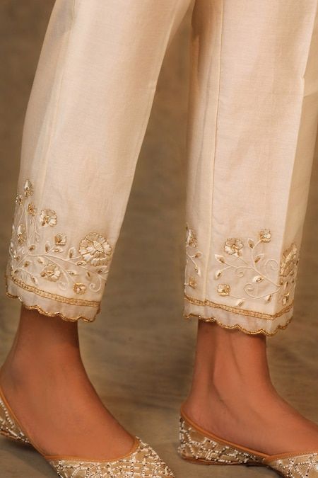 Chanderi Embroidered Pant Set For Wedding, Traditional Chanderi Pants With Resham Embroidery, Chanderi Straight Pants With Resham Embroidery, Luxury Embroidered Chanderi Pants, Embroidered Chanderi Pant Set, Salwar Design, Simple Frock Design, Kids Dress Collection, New Embroidery Designs