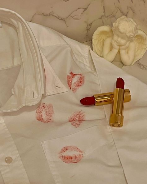 Maison margiela kiss shirt by Natalie grace hall | lifeispeachy626 #coquette #maisonmargiela #valentines #valentinesday #valentinesdaycrafts #vanilla #viviennewestwoodnecklace #cottagecore Lipstick On Boyfriend, Maison Margiela Kiss Shirt, Margiela Kiss Shirt, Kiss Marks, Natalie Hall, Pride 2024, Kiss Mark, Boyfriend Shirt, Ig Post