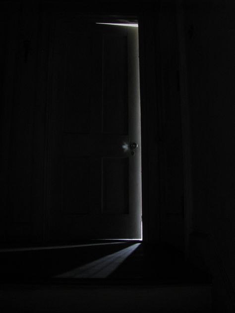 Black Door Aesthetic, Closet Door Aesthetic, Under The Whispering Door Aesthetic, Closed Door Aesthetic, Door Aesthetic Dark, Porta Aesthetic, Creepy Door, Scary Door, Door Core