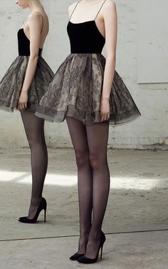 Black Tights Outfit, Dorothy Dandridge, Alex Perry, Tights Outfit, Moda Vintage, 가을 패션, Black Tights, Fancy Dresses, Skirt Black