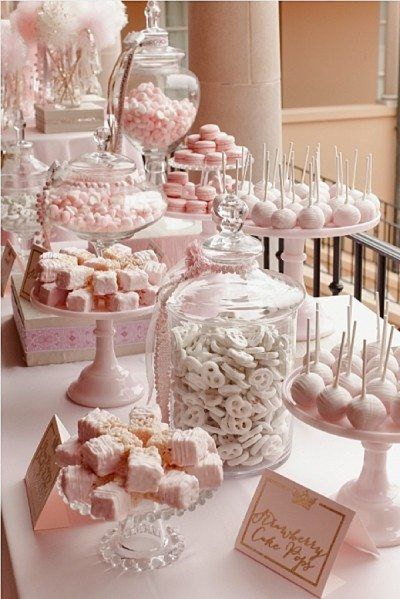 Floral Centerpiece For Round Table, Elegant Head Table Wedding, Dessert Table Backdrop Ideas, Small Dessert Table Ideas, Sweet Table Wedding, Bar A Bonbon, Candy Bar Wedding, Shower Desserts, Candy Cart