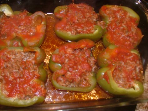 Stuffed Bell Peppers Ground Beef, Classic Stuffed Peppers Recipe, Easy Stuffed Pepper Recipe, Green Pepper Recipes, Stuffed Peppers Beef, Stuffed Peppers With Rice, Stuffed Peppers Recipe, Soup Rice, Condensed Tomato Soup