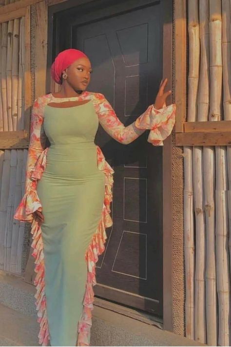 Trending Ankara Gowns 2024, Silk Material Gown Styles In Nigeria, Fitting Dresses Classy, Materials Styles For Ladies In Nigeria, Chic Dresses Classy Party, Sweatpants Outfit Casual, Top Model Dress To Impress, Grey Sweatpants Outfit, Casual Wear Outfits