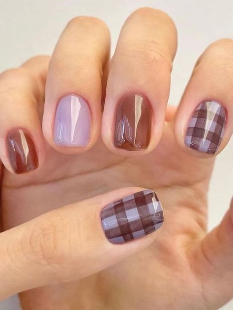 Korean Nail Art Autumn, Nails Design Autumn, Kiss Nail Art, Plaid Nail Designs, Matching Nails, Purple Ombre Nails, Korean Nail, Nail Art Diy Easy, Brown Nails Design