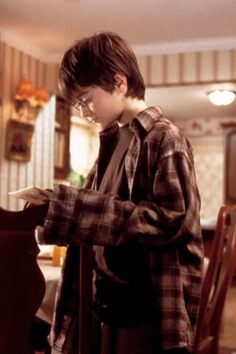 Harry Potter Asthetics Wallpaper, Harry Potter First Movie, Harry Potter First Year, Harry Potter Cute, Young Harry Potter, Harry J Potter, Harry Potter New, Daniel Radcliffe Harry Potter, Cute Harry Potter