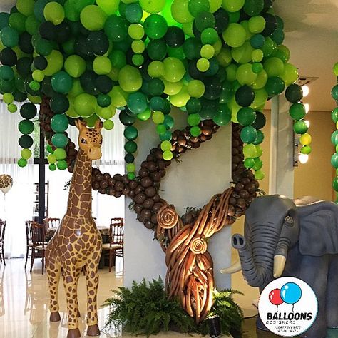 No photo description available. Bday Party Boy, Ballon Decoration, Jungle Theme Birthday Party, Forest Birthday Party, Jungle Decorations, Balloon Tree, Deco Ballon, Lion King Birthday, Jungle Theme Birthday