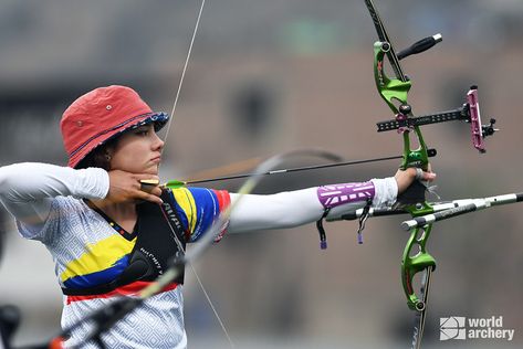 Olympic Recurve Bow, Archery Photography, Archery Poses, Olympic Archery, Hoyt Archery, Archery Aesthetic, Archery Training, Archery Sport, Archery Competition