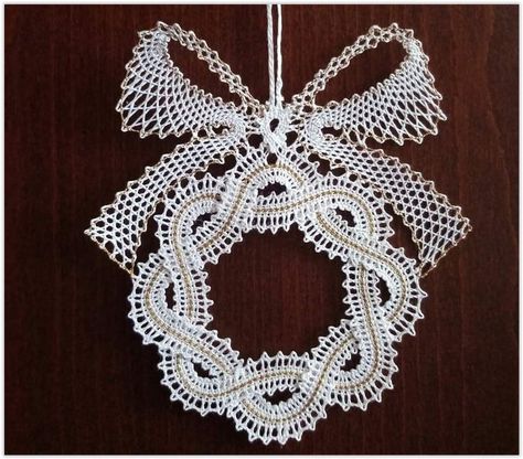 Bobbin Lacemaking, Bobbin Lace Christmas, Bobbin Lace Patterns, Bobbin Lace, Lace Making, Lace Patterns, Christmas Themes, Crochet Necklace, Crochet Earrings