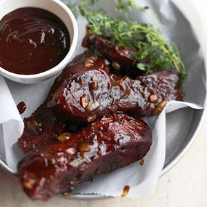 Slow Cooked Barbecue Country-Style Ribs From Better Homes and Gardens, ideas and improvement projects for your home and garden plus recipes and entertaining ideas. Vinegar Slaw, Slow Cooker Ribs Recipe, Country Style Ribs, Slow Cooker Ribs, Pork Sandwiches, Slow Cooker Bbq, Easy Bbq, Ribs Recipe, Shredded Pork