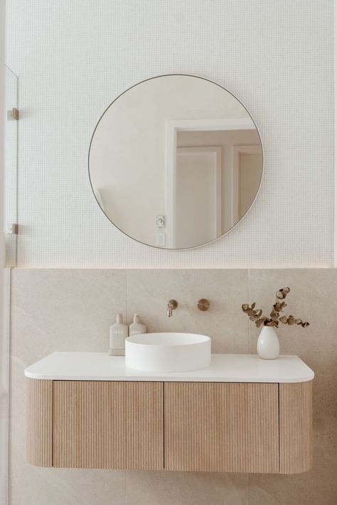 White Bathroom Wooden Vanity, Ensuite Bathroom Ideas Colour, Coastal Ensuite Bathroom, Natural Colour Bathroom, Neutral Minimalist Bathroom, Oak And White Bathroom, White And Natural Bathroom, V Groove Bathroom, Oak Bathroom Ideas