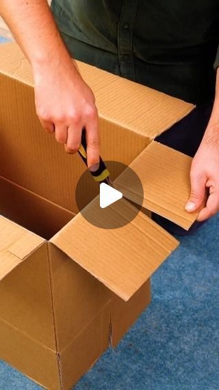 How To Resize Cardboard Boxes, Card Board Crafts, Packing Tips Moving, Diy Stone Wrapping, Cardboard Crafts Decoration, Cardboard Box Diy, Paper Towel Crafts, Box Hacks, Tool Box Diy